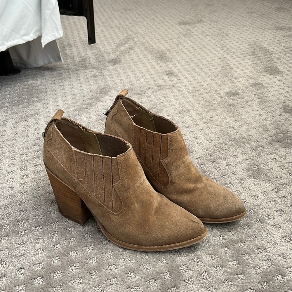 Chinese Laundry Western booties